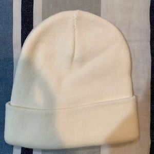White hat /beanie